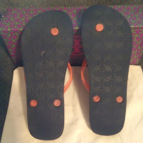 Tory Burch flip flops (Authentic) - Picture 4 of 4